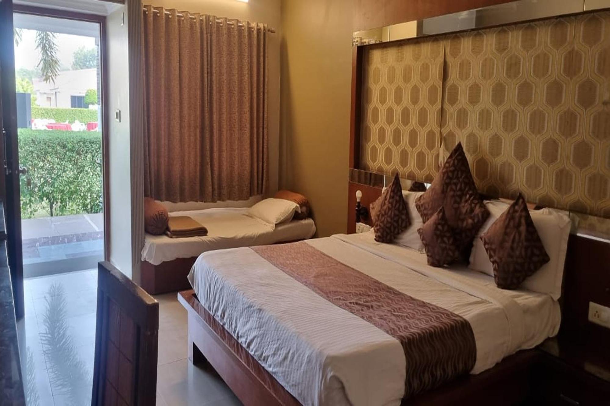 Rupis Resort Near Udaipur Airport Dabok Экстерьер фото