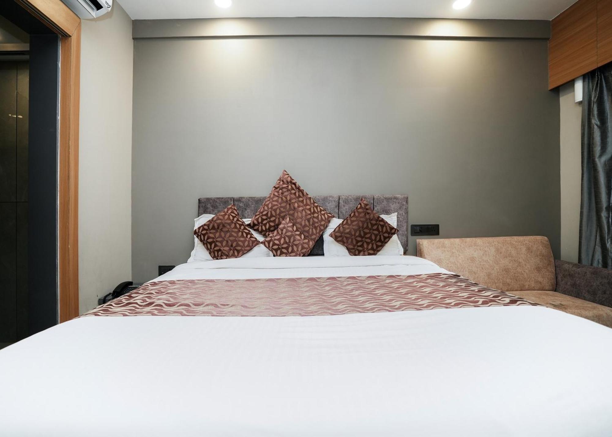 Rupis Resort Near Udaipur Airport Dabok Экстерьер фото