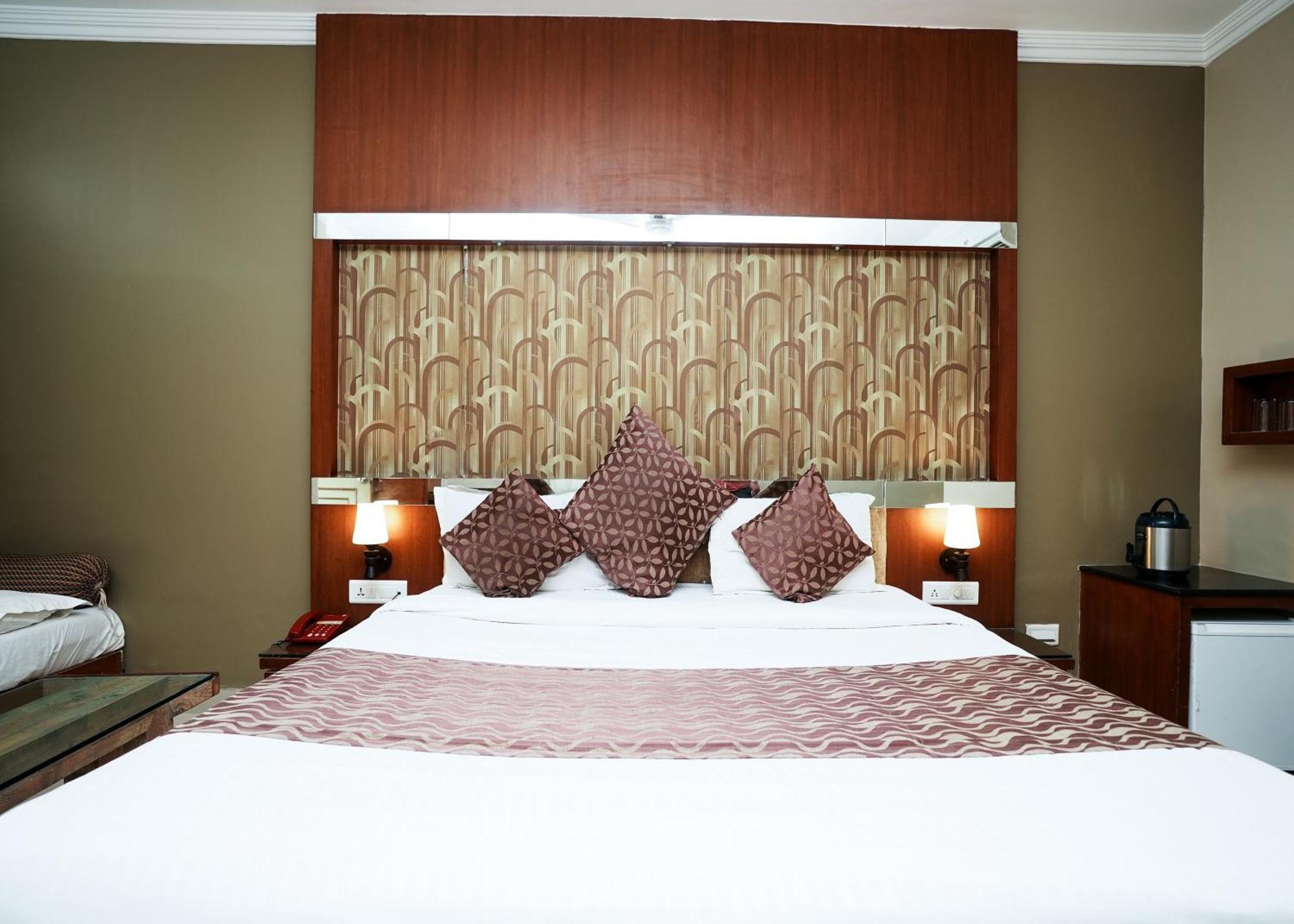 Rupis Resort Near Udaipur Airport Dabok Экстерьер фото