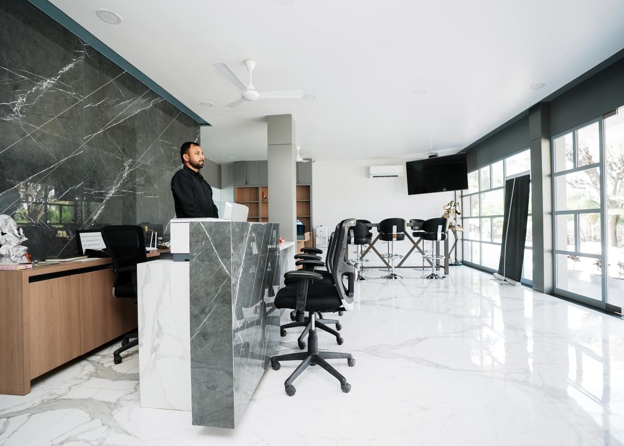 Rupis Resort Near Udaipur Airport Dabok Экстерьер фото