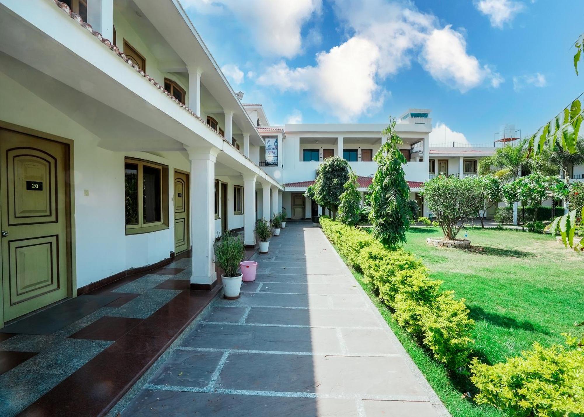 Rupis Resort Near Udaipur Airport Dabok Экстерьер фото