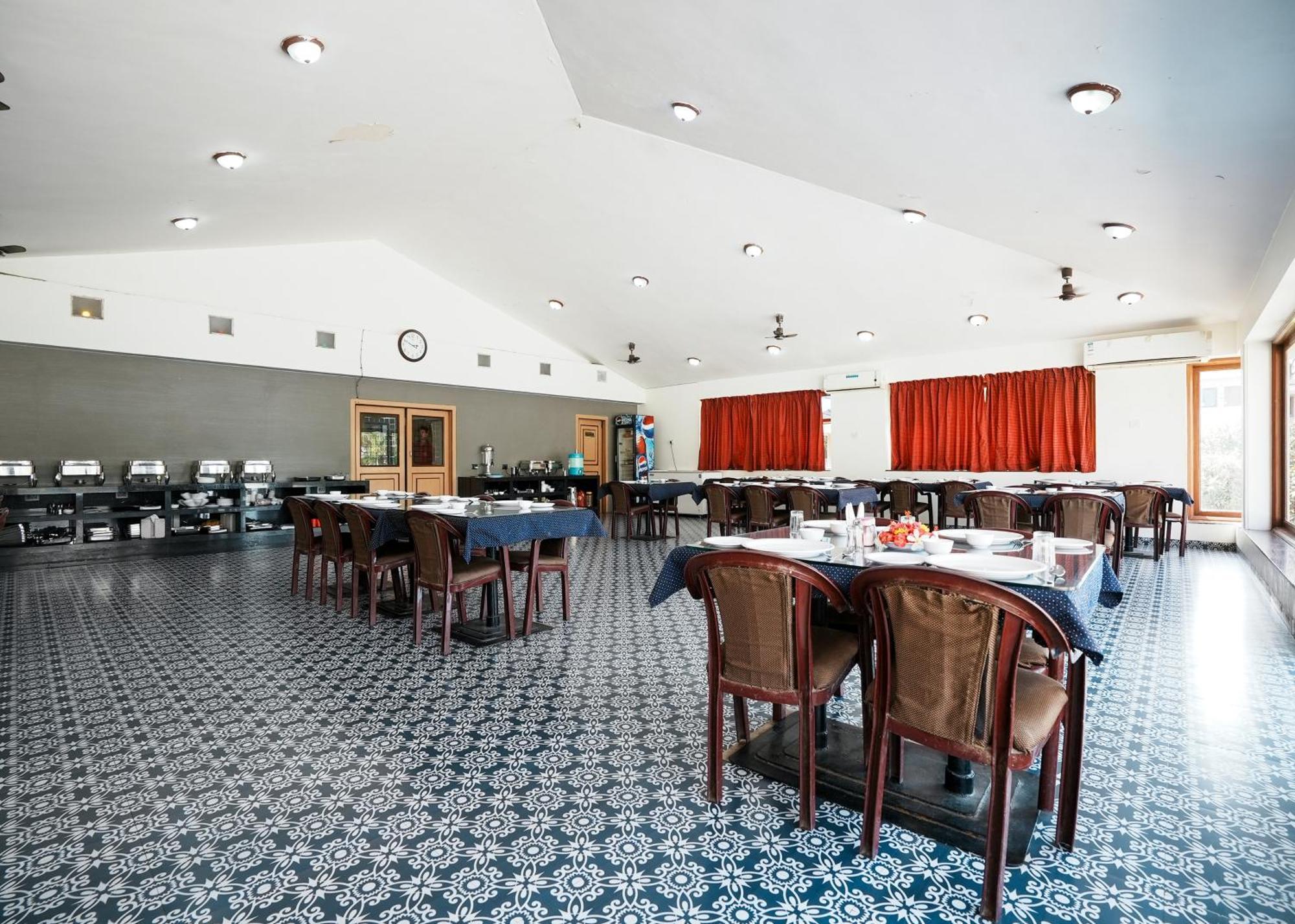 Rupis Resort Near Udaipur Airport Dabok Экстерьер фото