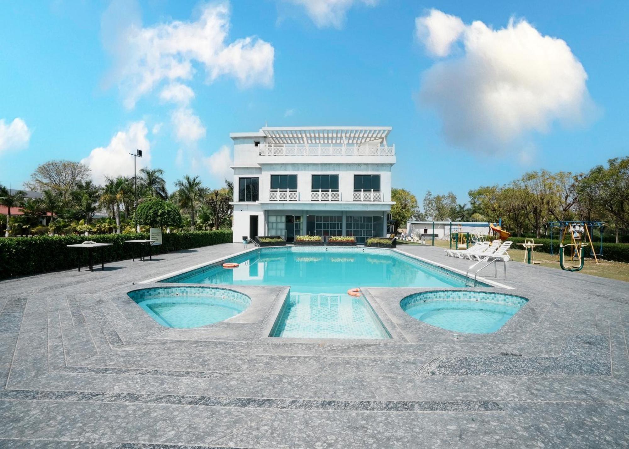 Rupis Resort Near Udaipur Airport Dabok Экстерьер фото