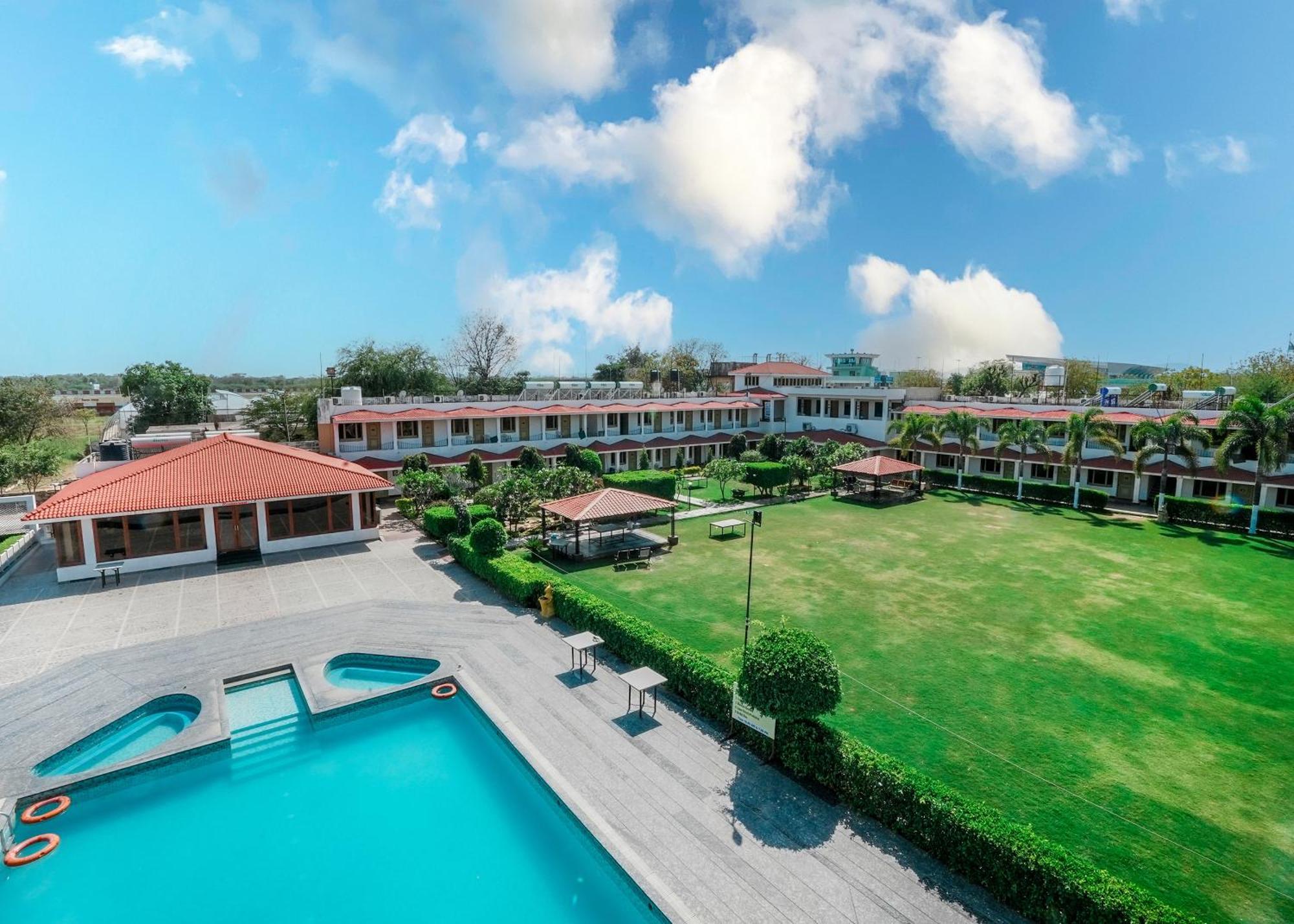 Rupis Resort Near Udaipur Airport Dabok Экстерьер фото