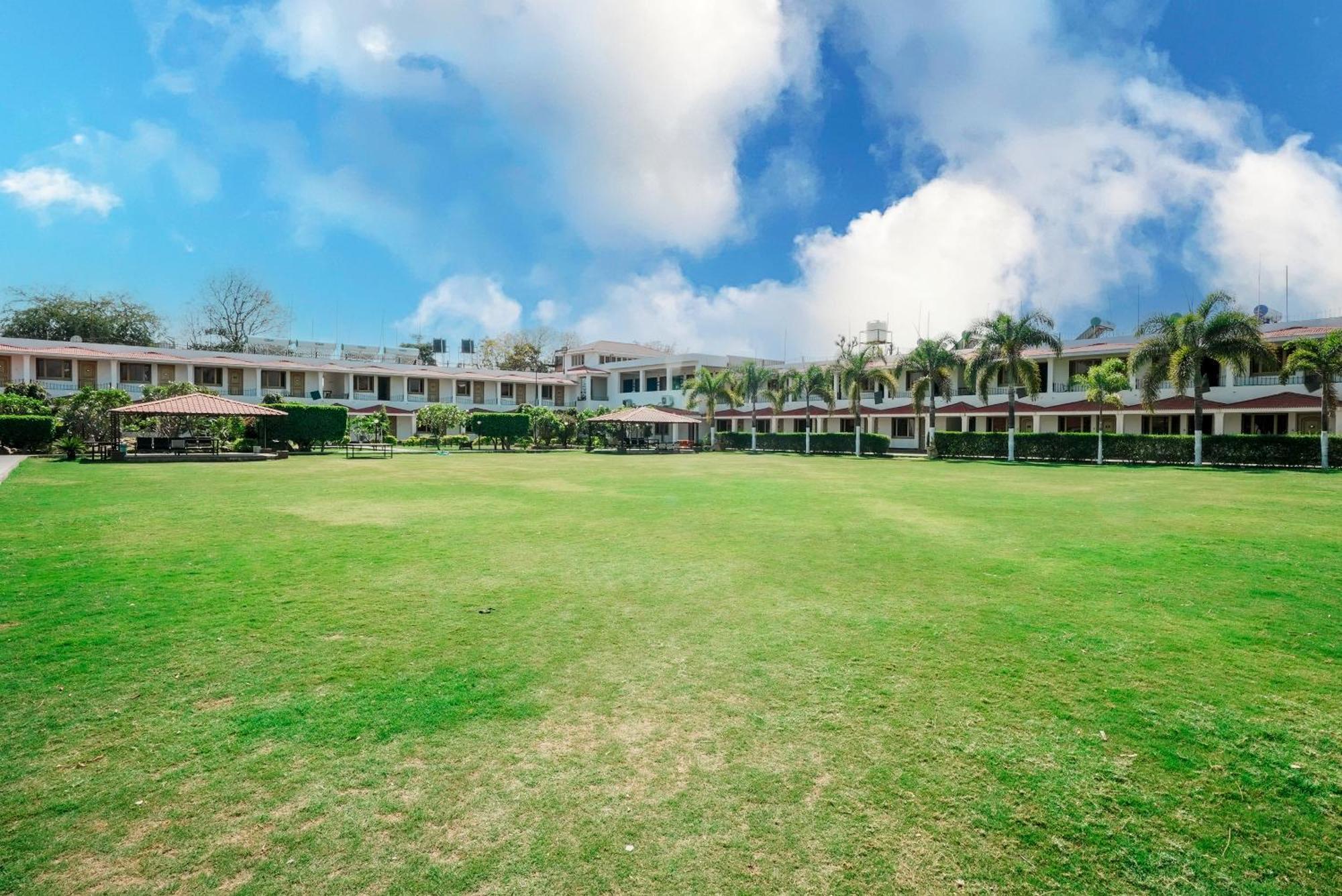 Rupis Resort Near Udaipur Airport Dabok Экстерьер фото